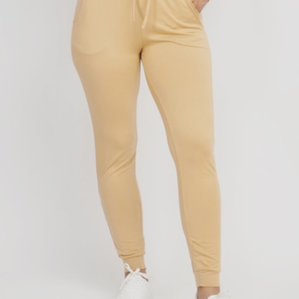 Jogger & Long Sleeve Crop Set